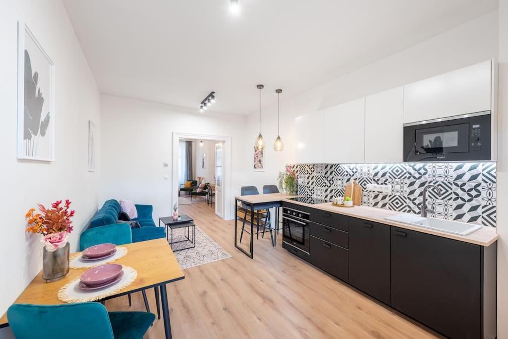 Sweet Cozy Apartment Prague Close To Mala Strana Luaran gambar