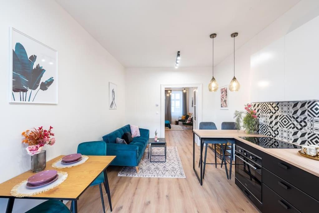 Sweet Cozy Apartment Prague Close To Mala Strana Luaran gambar